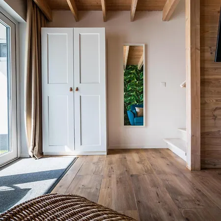 펜션 Ferienhaeuser Natureck - Zakatek Natury 레왈